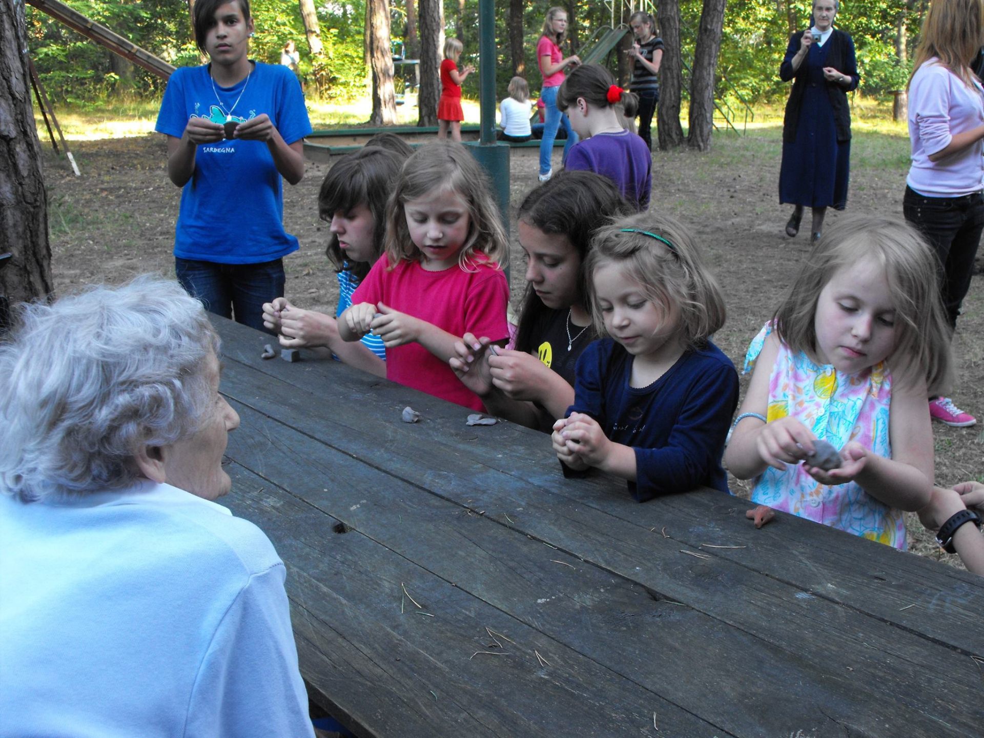 Zajęcia ceramiczne w lesie